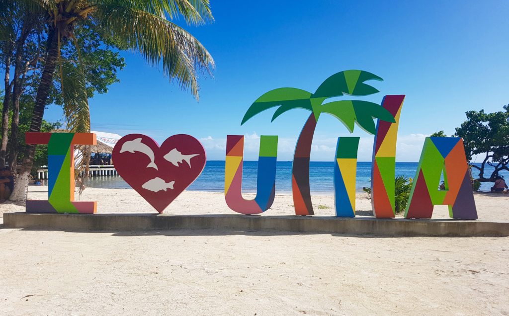 Dive with Me in Utila iloveutilasign